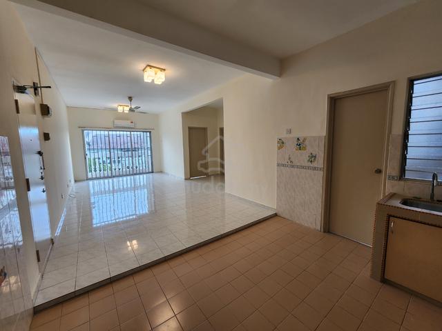 Sri Mekar Apartment 1