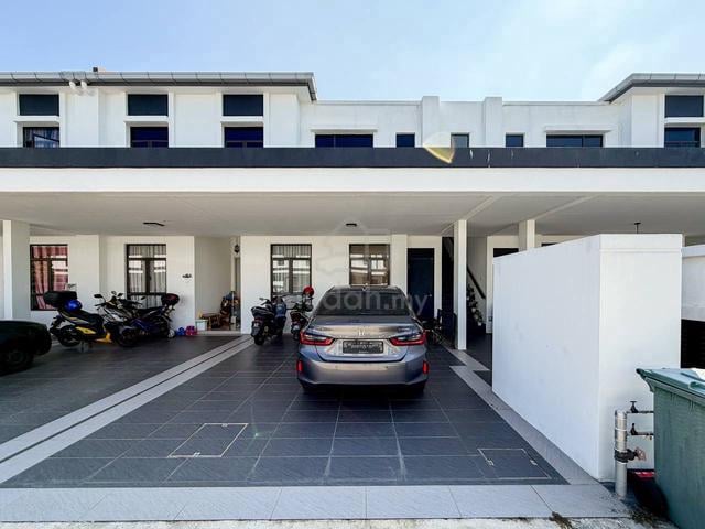 CHEAPEST ‼️ Townhouse Regent Garden, Eco Grandeur, Puncak Alam 1