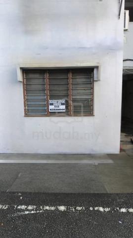 Rumah Pangsa Batu Berendam 1