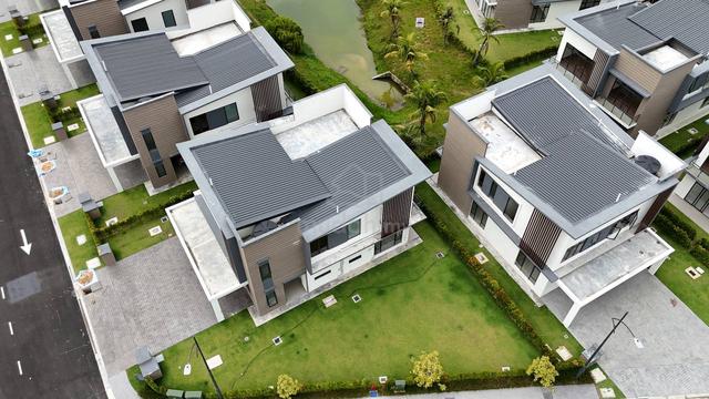 [ CORNER LOT FREEHOLD ] Bungalow Waterfront Diamond City Semenyih 5