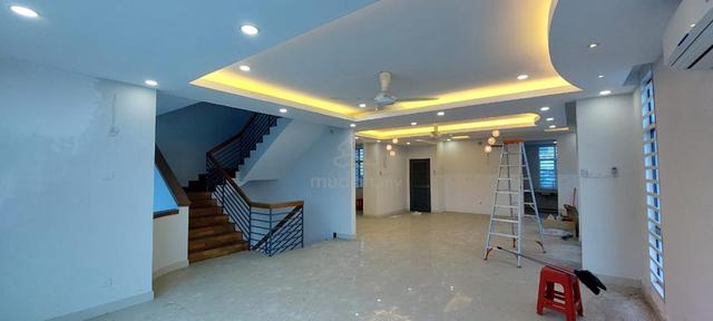 2 1/2 Storey Semi-D Saujana Villa, Tmn Prima Saujana, Kajang Selangor 1