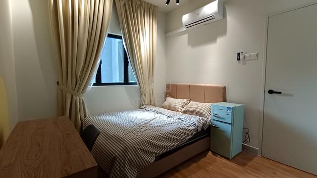 Middle Room for FEMALE @ Majestic Maxim, Taman Connaught 1