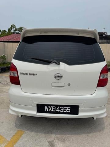 nissan grand livina tiptop - 2
