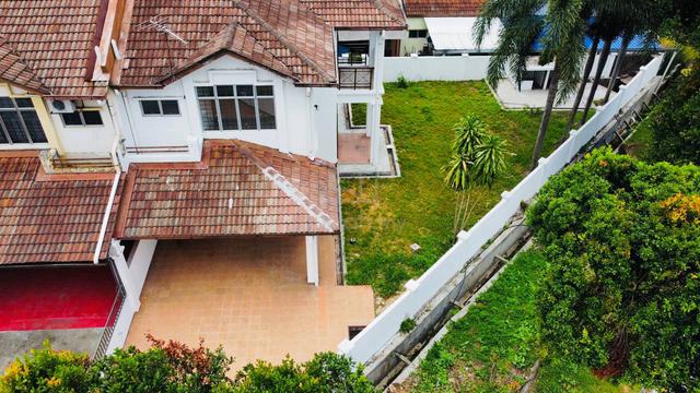 (CORNER LOT) 2 Storey Terrace Taman Seri Belimbing Seri Kembangan Sel 1