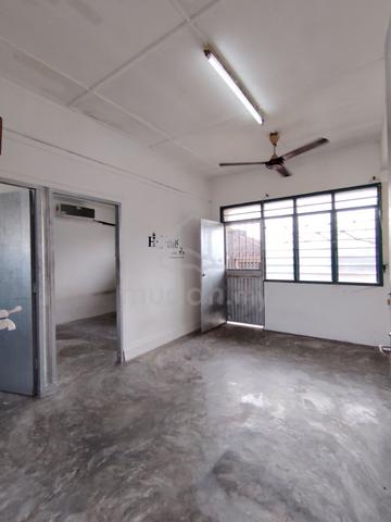 Flat Taman Perling 1
