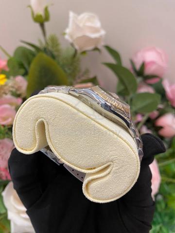 2005 Rolex Lady Datejust 26 Half 18k 750 Yellow - photo 5 of 6