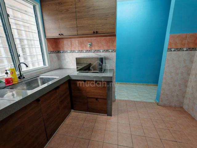 Permai Lake View Apartment 4