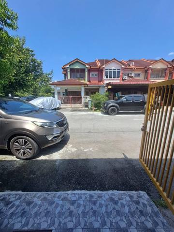 Double Storey Terrace Taman Seri Dagang, Banting (Fully Extend) 1