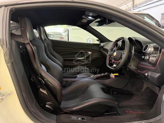 2021 Ferrari F8 Tributo 3.9 Full Carbon Mileage 8k - 2