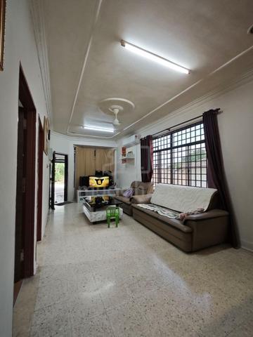Tun Aminah,Single storey 1