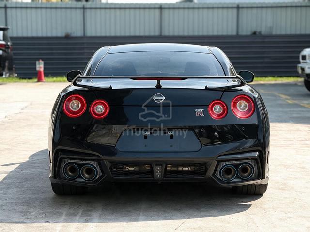 2023 Nissan GT-R Premium Edition RED INTERIOR - 4