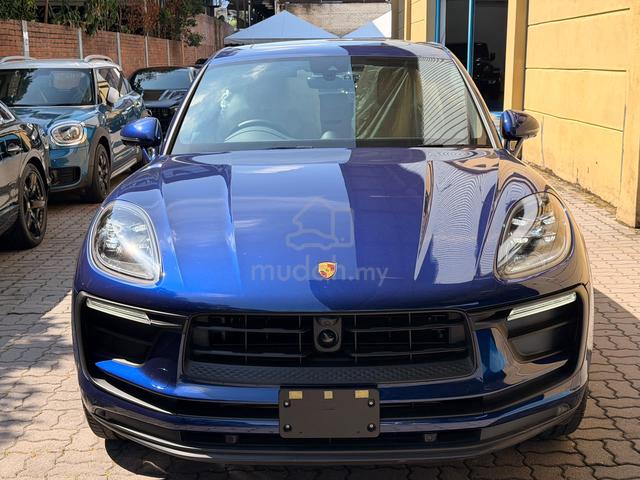2023 Porsche Macan 2.0t With Beige Int /Grade 4.5A - 5