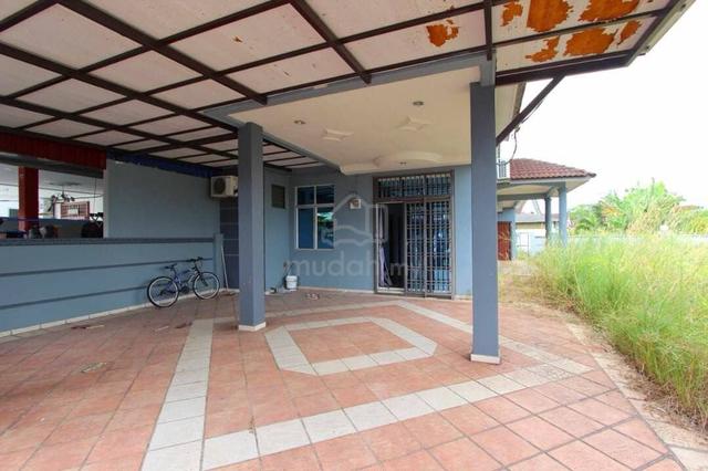 Full Loan Unit Bandar Putra Single Storey Terrace House Corner Lot 1
