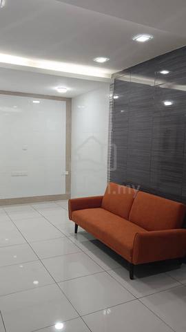 Kampung Lapan Flat 1