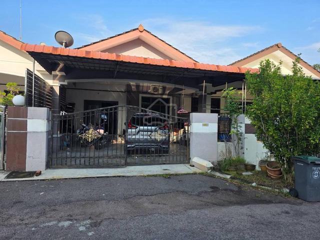 TMN KIARAMAS l KLUANG l RUMAH LUAS l NEAR SCHOOL l MALL l FULL LOAN l 1