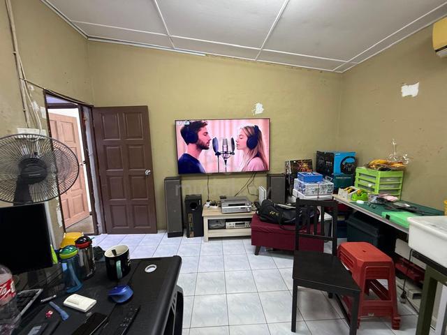 Kenylang Single Storey Intermediate house for sale 1