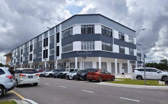 Vervocity Corner Shop Lot For Rent / Near The Commune Lifestyle Mall 1