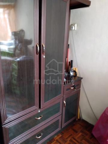 Taman Emas Flat 5