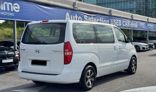 2018 Hyundai GRAND STAREX 2.5 ROYALE DELUXE (A) - 3