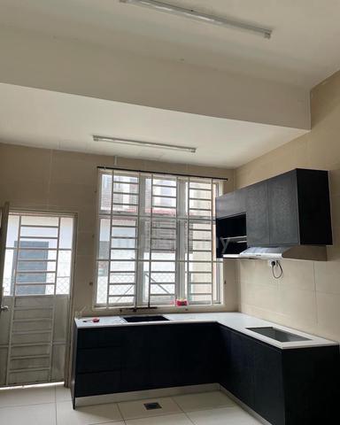 Room female near Gelang Patah 4