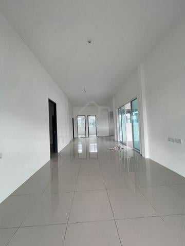 SINGLE STOREY SEMI DETACHED HOUSE FOR SALE At TAMAN RICEFIELD SIBURAN 1