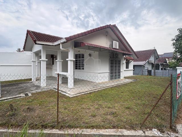 CORNER Single Storey House Bandar Putra Permai Taman Equine MRT 1