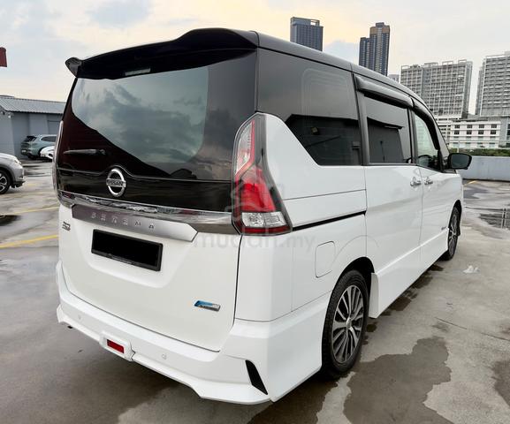 Nissan SERENA 2.0 HYBRID PREMIUM HIGHWAY - 4