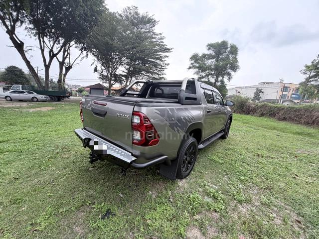 2020 Toyota HILUX 2.8 BLACK EDITION ROGUE LIKE NEW - 3