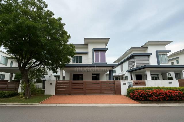 Double Storey Bungalow House Casa Idaman Setia Alam 1