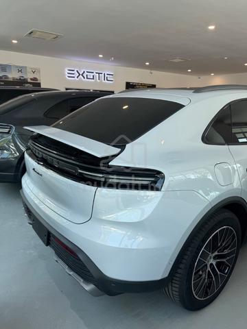 Porsche Macan 4 Electric 2025 + Porsche ID - 5