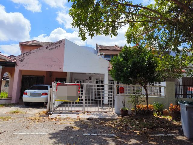 Jalan Sakeh 1½ storey 4 bedroom unblocked unit 1
