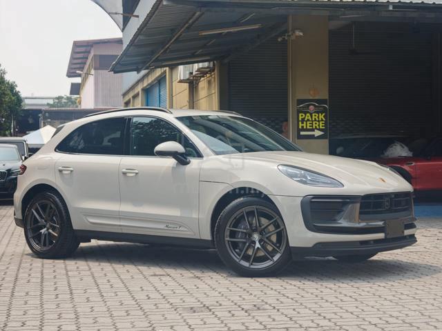 2023 Porsche MACAN T NFL / SPORT CHRONO / 14 WAY - 1