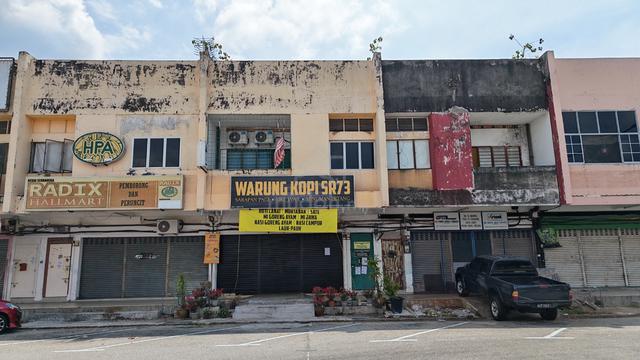 Shop lot Dan Perniagaan Restoran Dekat Pasar Awam Manjung Untuk Dijual 1