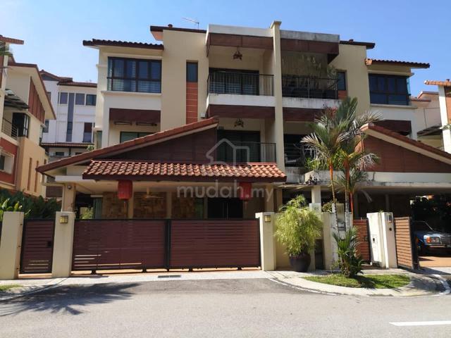 Resort-Style Riverside Living | Fully Renovated Semi-D 1