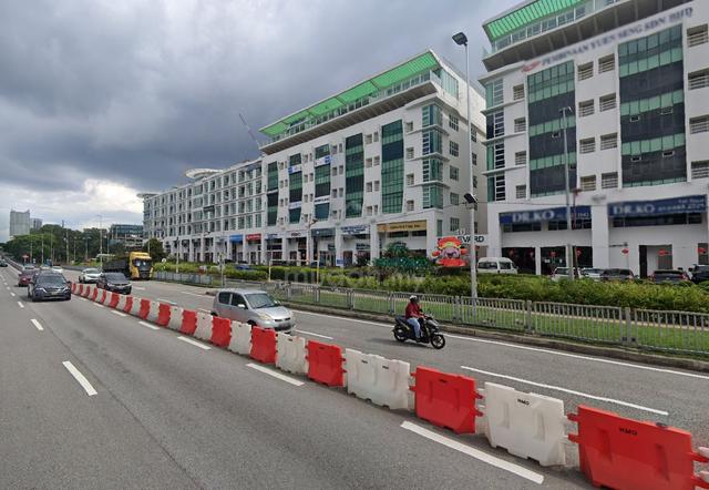 10 Boulevard, Kampung Sungai Kayu Ara, Petaling 1
