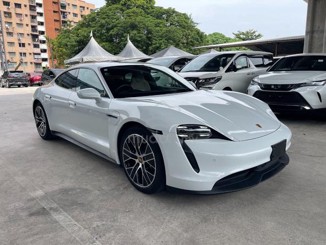 Porsche Taycan BASE - 1