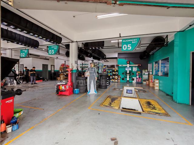 Taman Daya Double Storey Shoplot Corner unit For Sale 1