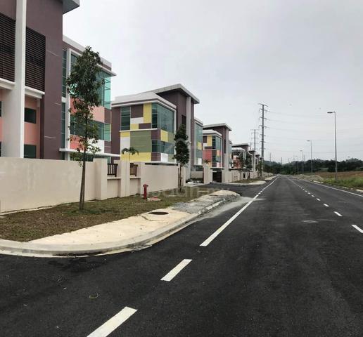 Gelang Patah, SILC 2 Storey Factory 1
