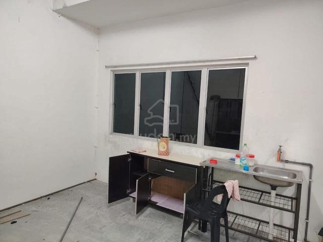 Botani cyber lapangan perdana first floor shoplot for rent 1