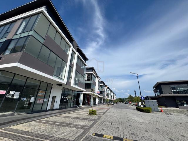 3-Storey Shop Lot For Rent 1
