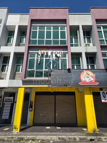 Three Storey Shop At Station 18, Ipoh, Perak. 1