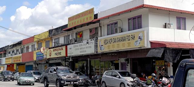 2 Sty Shoplot (1765sf) Taman Bukit Serdang Main Road 1