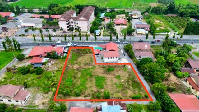 Tanah Status Bangunan Rapat Jalan Utama Di Arau 1
