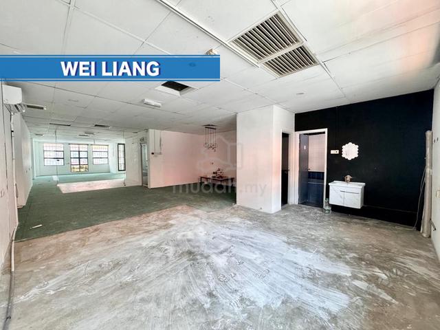 Bayan Bay [1200sf] BASIC RENOVATION l PRIME LOCATION l Queensbay 1