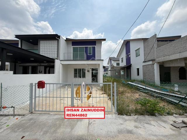 ENDLOT FACING OPEN💥 3🛏️🔥NEAR SURAU❗LIKE NEW✅LUAS⚡ Taman Sena Utama 1