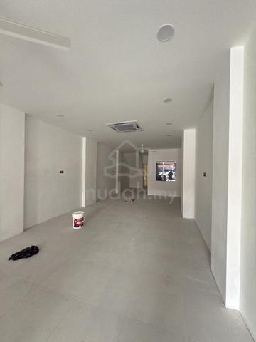 2.5 Storey Shop Lot For Rent Teluk Intan in fornt Menara Condong 1