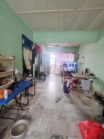 Flat Taman Ungku Tun Aminah 1