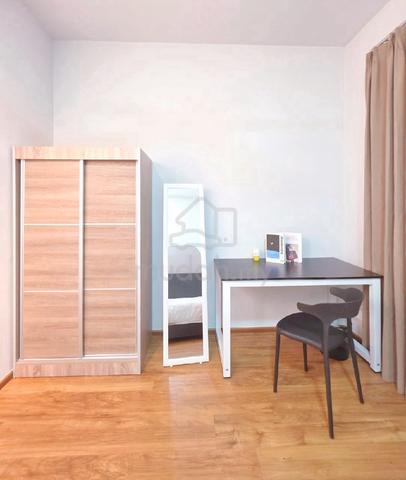 Admiral Residences Medium Room To Rent 1