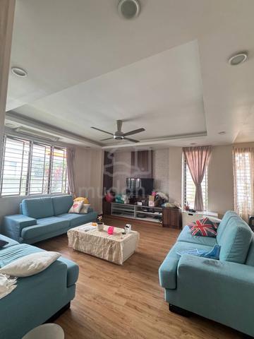 Selayang Jaya Semi D 2.5 storey Non Bumi Fully Renovated 6Room 5Bath 1