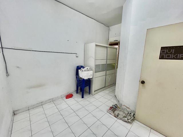 Bercham Double Storey Empty House For Rent 4